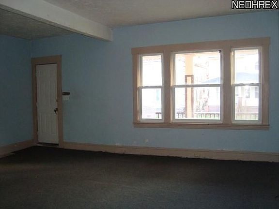 3rd image of 1614 Elsinore Ave