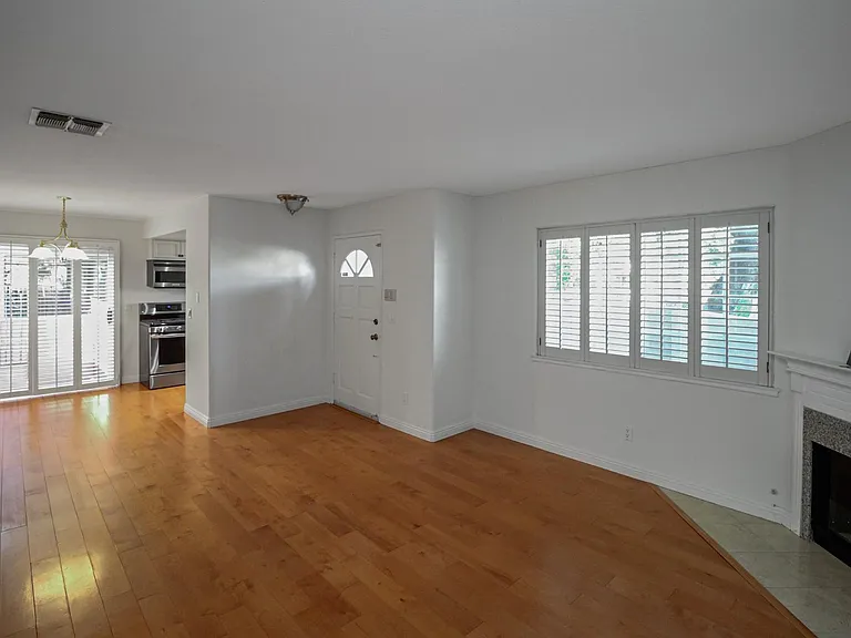 49 N Parkwood Ave #1 — Photo 6