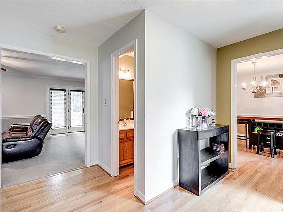 5th image of 11005 Forest Trace Way