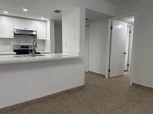 8100 Geneva Ct Photo 1