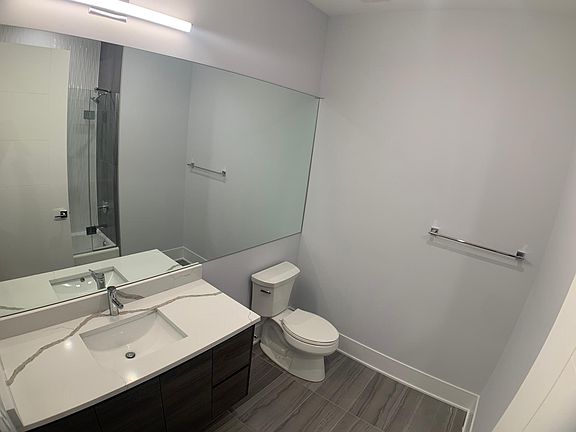 5th image of 2405 W Wabansia Ave #409
