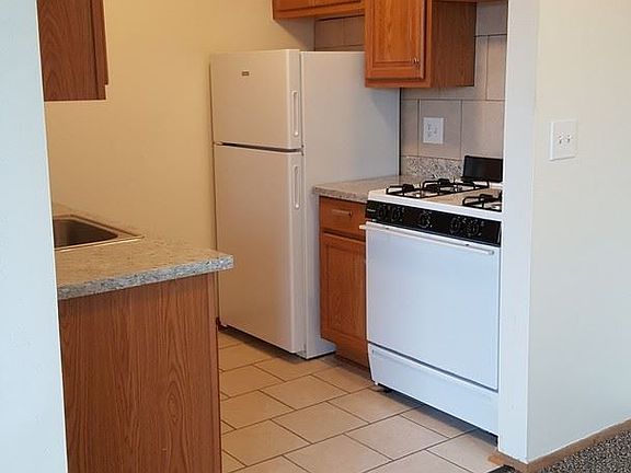3rd image of 3355 N Oakland Ave APT 302