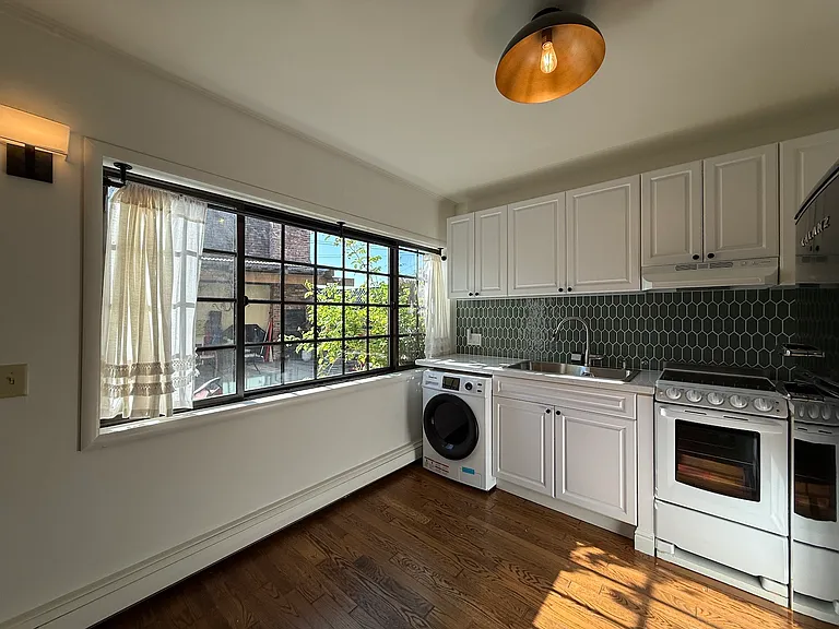 39 Gonzales St #1 — Photo 6