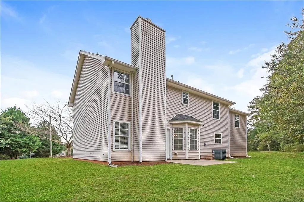 6472 Lester Ln — Photo 3
