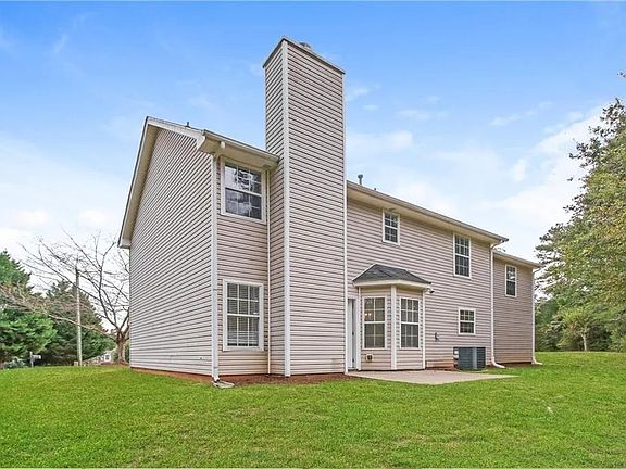 3rd image of 6472 Lester Ln