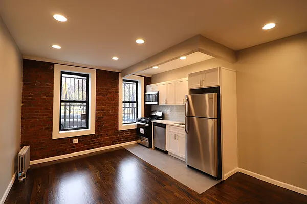 Rented by Bruma Realty LLC | media 7