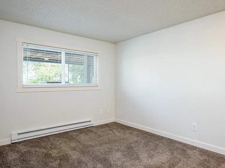 Arlo on 10th |Bedroom