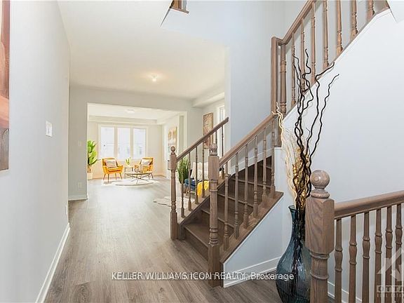 2nd image of 212 Ormiston Cres