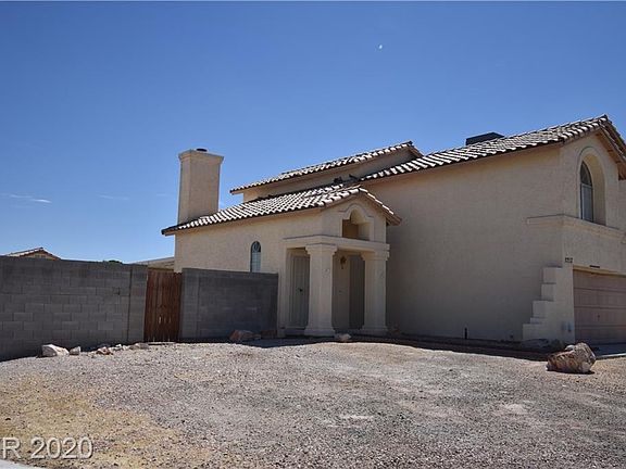 2nd image of 3713 Calumet Farm Cir