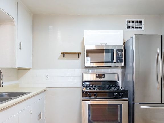 5th image of 516 N Roosevelt Ave