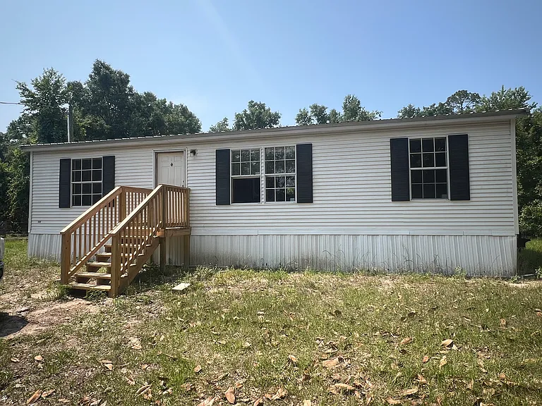 4066 SW County Road 138 — Photo 1