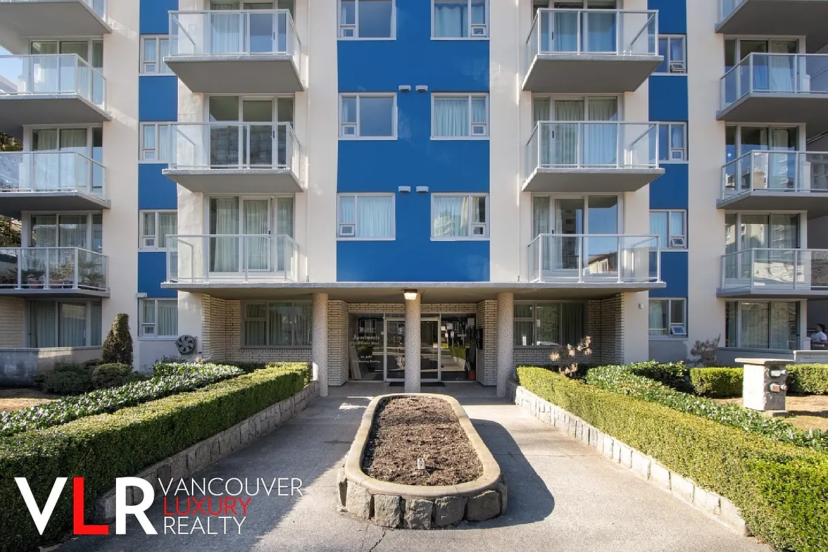 Building Photo - 1250 Comox St #404