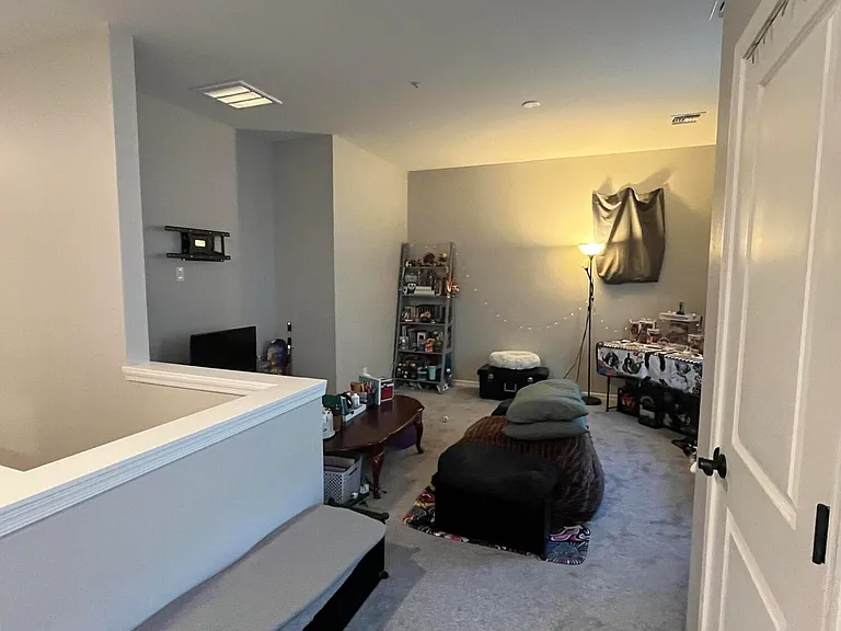 1493 E Shannon St — Photo 9
