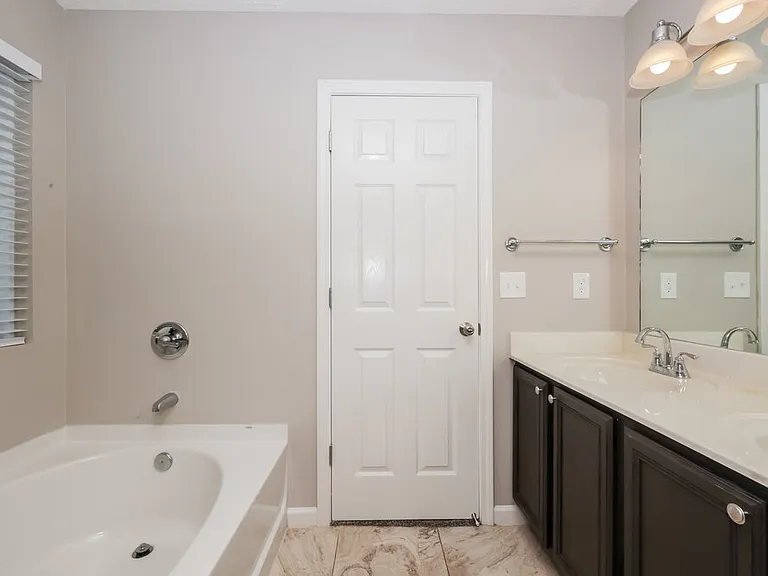 413 Creek Oak Dr — Photo 11