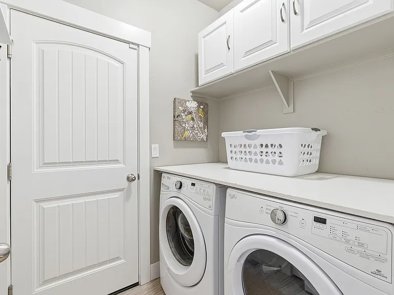 1136 Overland Trl — Photo 21