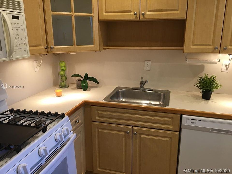 Cheerful kitchen.