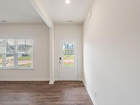 3rd image of 689 Mill Creek Dr