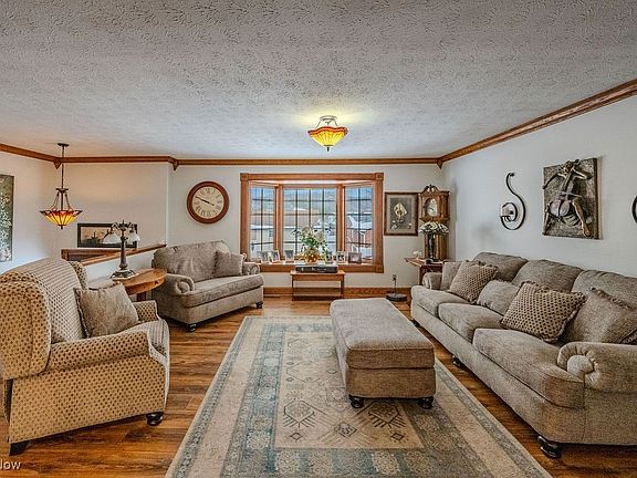 2nd image of 3206 Charles Dr