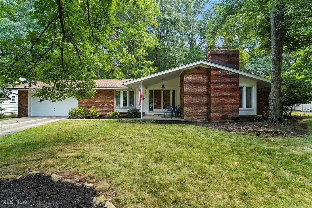 1151 Berwick Ln photo 1