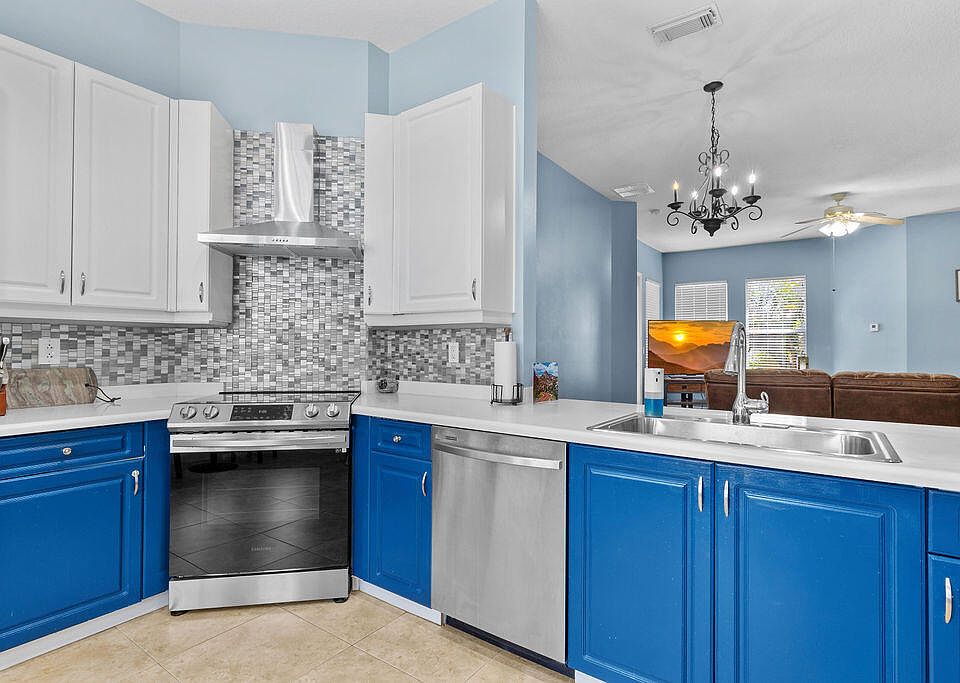1st image of 10518 SW Westlawn Boulevard