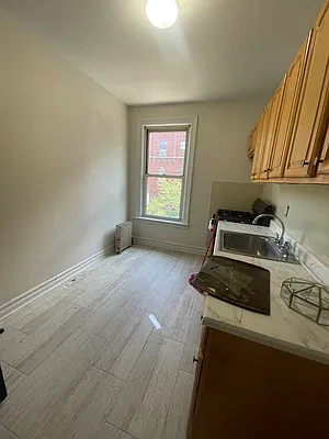 Rented by Metropolis International Realty Inc. | media 22