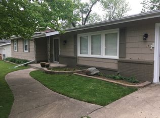 7017 N Kerwood Dr, Peoria, IL 61614