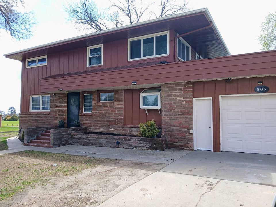 1st image of 507 E 6th St
