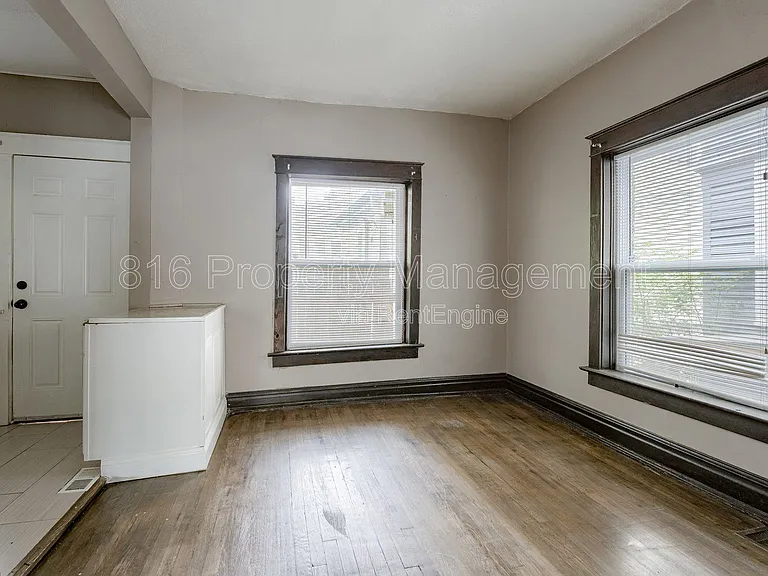 3233 Charlotte St #2S — Photo 18