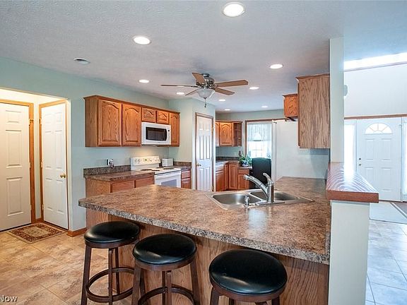 4th image of 5577 Birchwood Dr