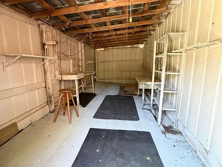 820 Emma Rd — Photo 17
