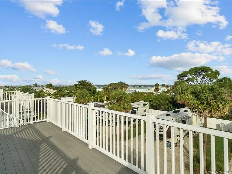 257 Coastal Dr — Photo 6