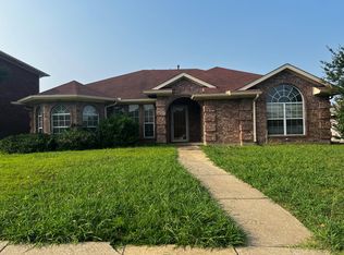 2416 Buckeye Dr, Mesquite, TX 75181