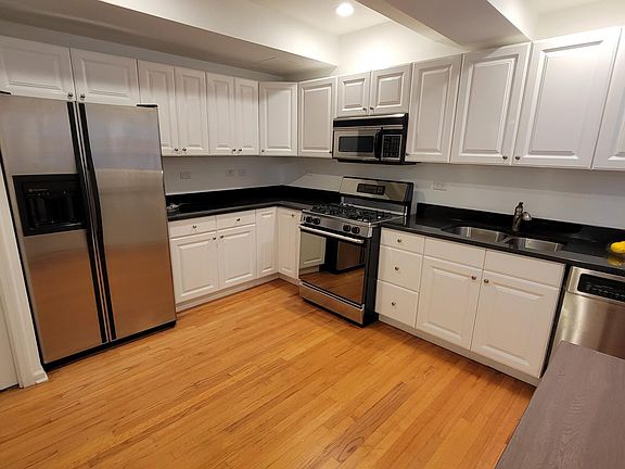 5th image of 841 W Belle Plaine Ave #G
