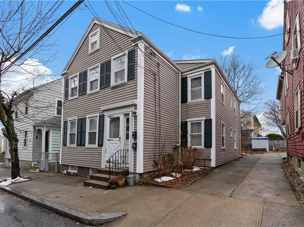 35 Church St, Warren, RI 02885