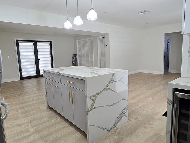 2731 SW 29th Ave — Photo 27