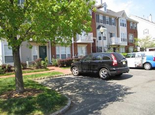 8 Cedar St, Jersey City, NJ 07305