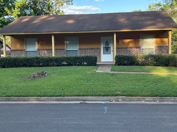 1762 Brookhollow Cir, Jackson, MS 39212
