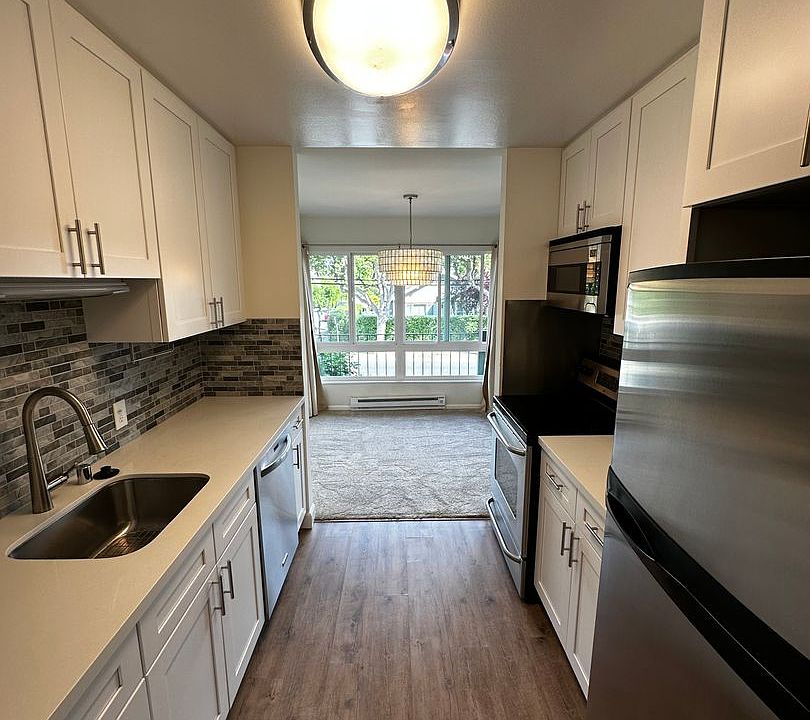 1st image of 902 Peninsula Ave APT 214