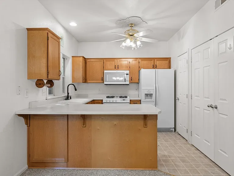 100 Jackson Creek Dr — Photo 9