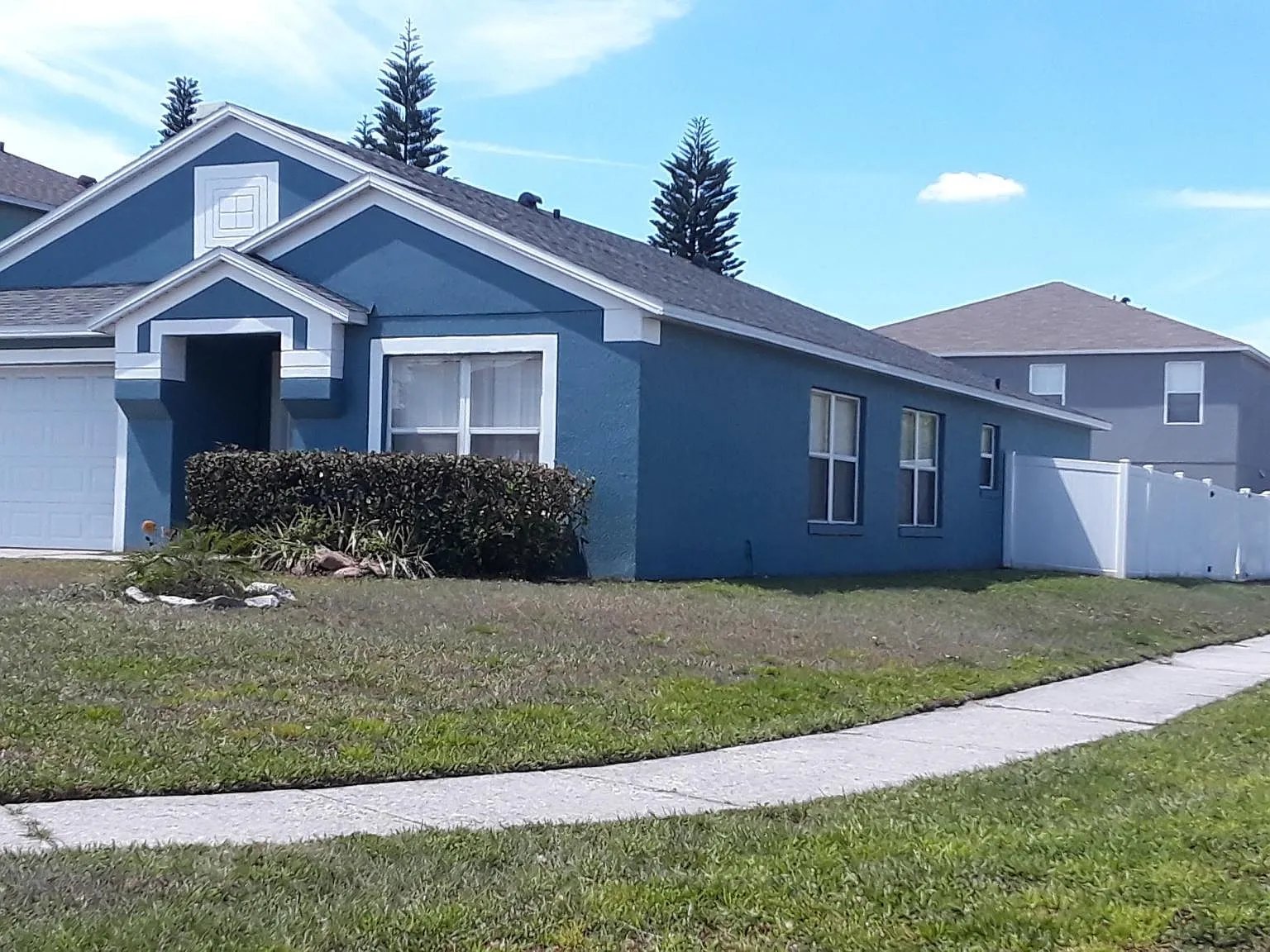 4 bed, 1934 sqft, $2,600 — Photo 2