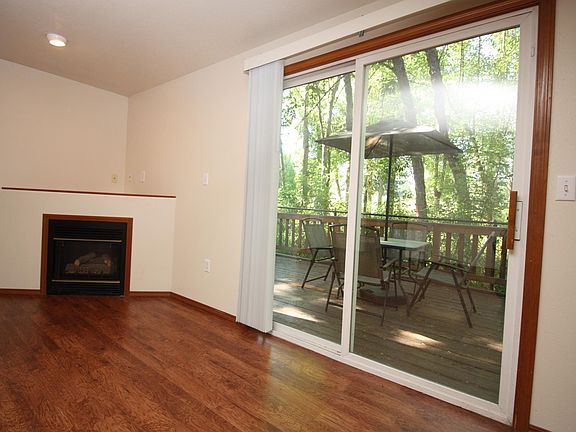 5th image of 8606 NE 27th Cir APT A