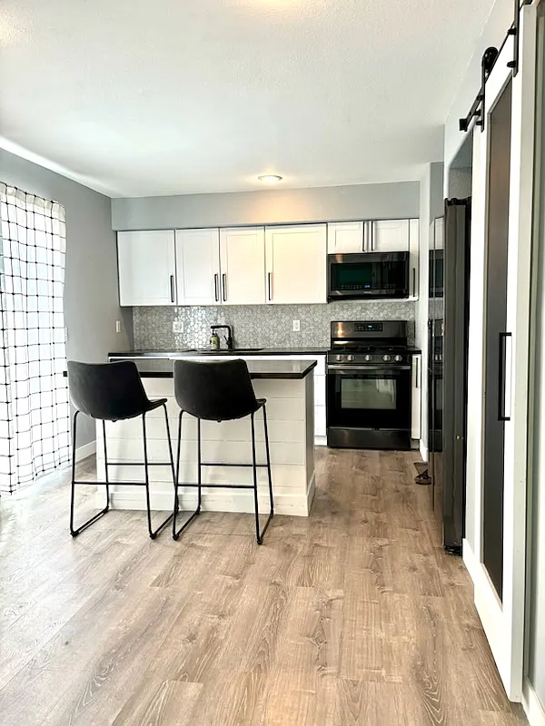 4 bed, 2.5 bath, 1460 sqft, $1,800 — Photo 3