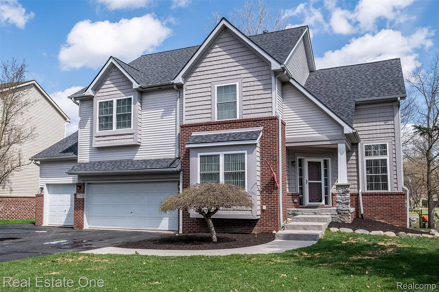 5716 Lancaster Ln photo 1