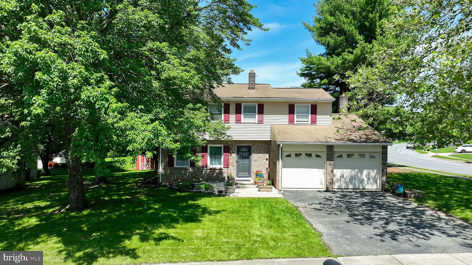 410 N Elm St photo 1