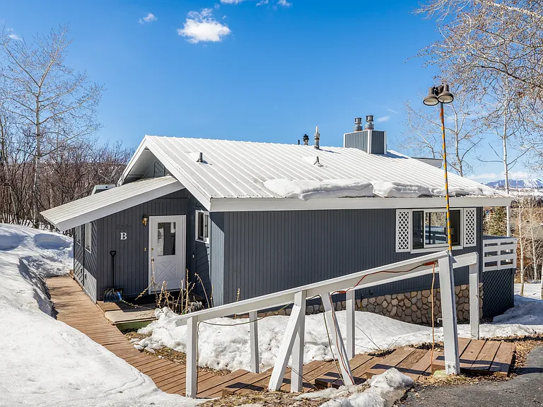 2735 Alpenglow Way #A — Photo 21