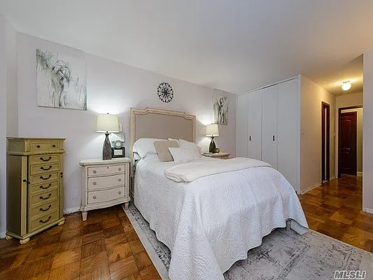 Sold by Daniel Gale Sotheby's International Realty | media 8