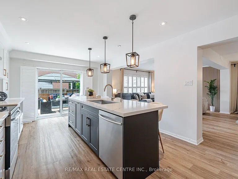 996 Savoline Blvd — Photo 16