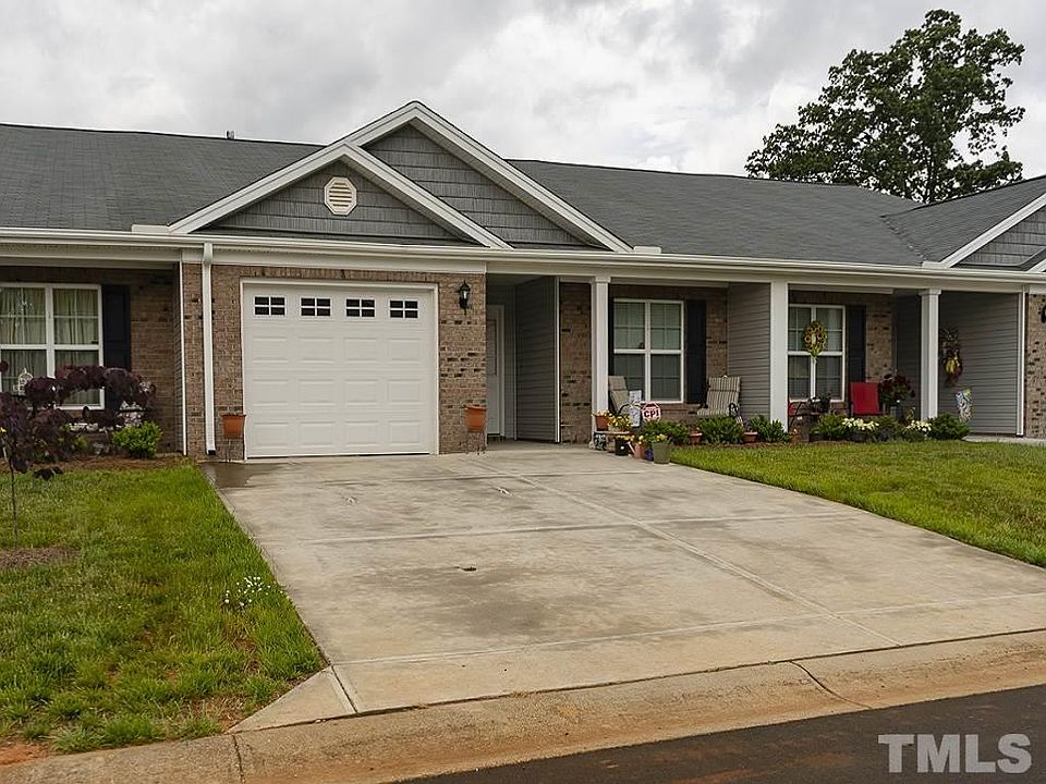 1st image of 1548 Claridge Dr #67