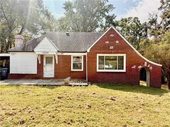 16539 E Courtney Atherton Rd, Sugar Creek, MO 64058