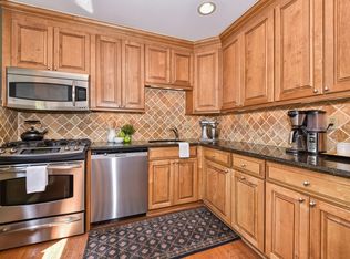 54 Metro Vista Dr, Hawthorne, NJ 07506